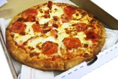 写真：箱に入ったピザ